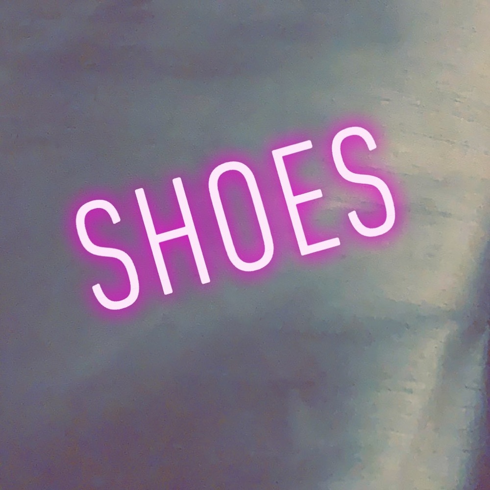 Shoes - Picture 4 of 5